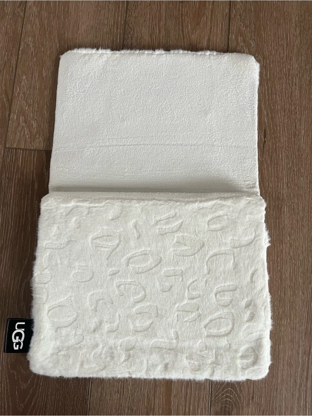 Ugg Miley Bedside Caddy Tablet Travel Case Pouch 10.5 in x 8.5 in